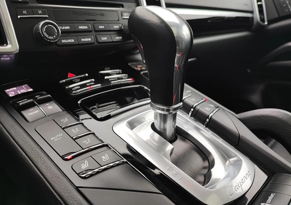 Porsche Cayenne cena 154900 przebieg: 105000, rok produkcji 2017 z Katowice małe 781